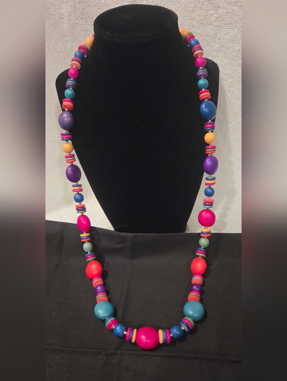 BEADED MULTI COLOR NECKLACE